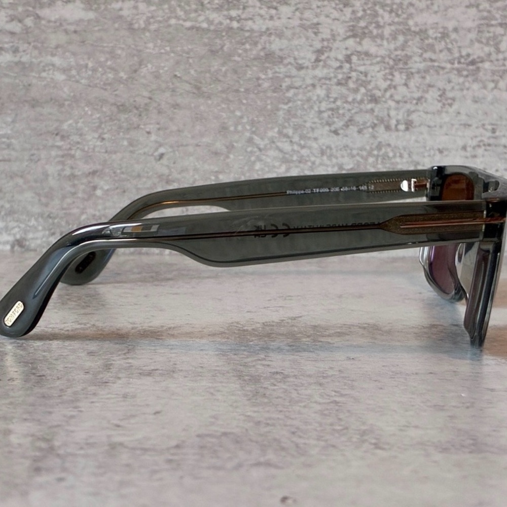 Tom Ford Sunglasses - Picture 11 of 11